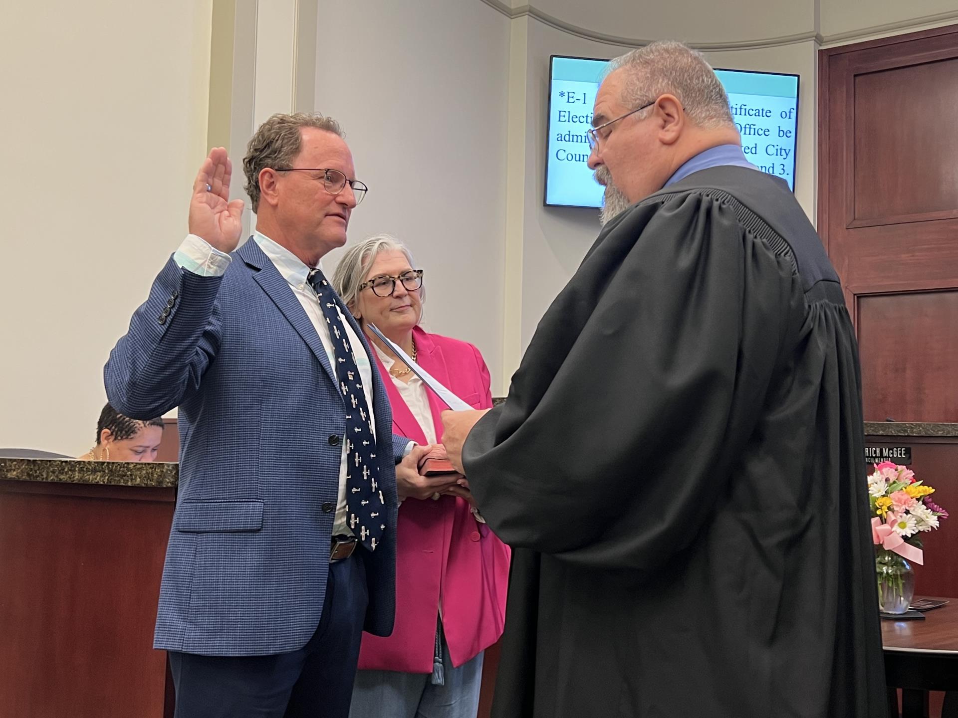 Lloyd swearing in