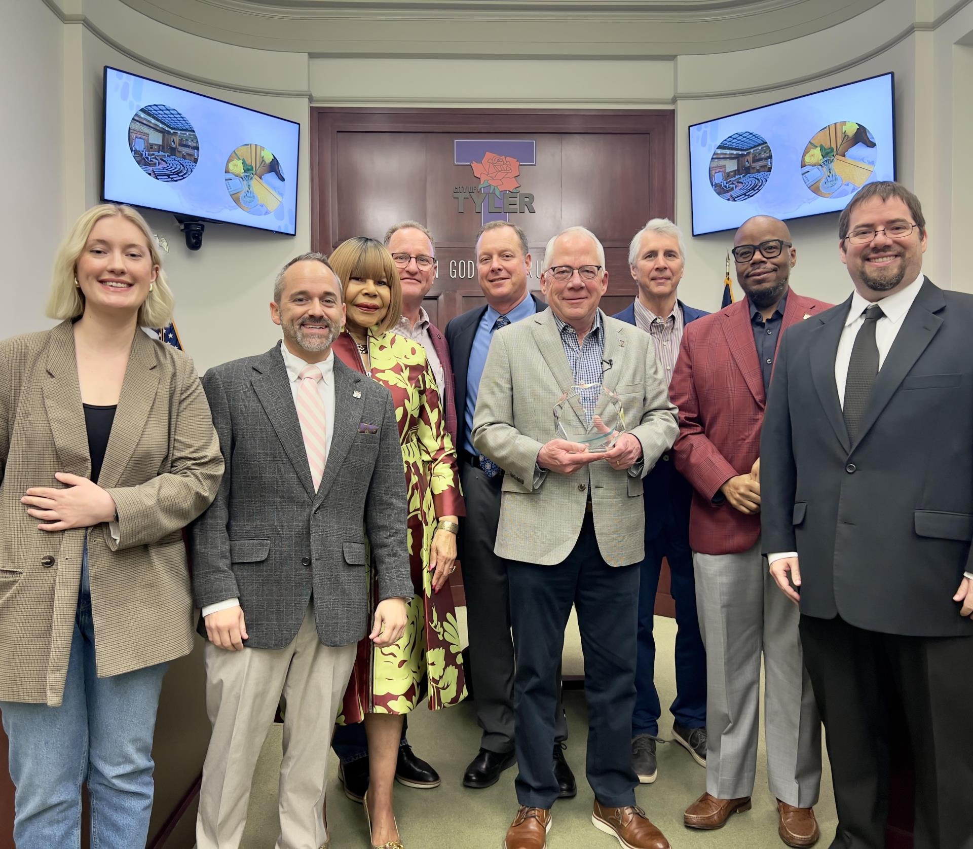 Council receives Yachio 30 year celebration plaque